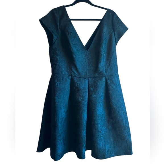 DB Studio Dresses & Skirts - DB Studio Elegant jacquard Black Dress size 16